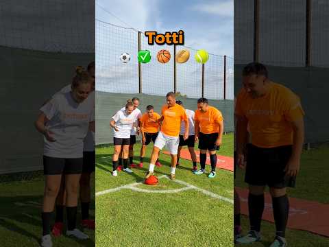 Sfidiamo Totti alla Stop Challenge ⚽️🚀 #calcio #Totti #betssonsport #seriea #footballchallenge