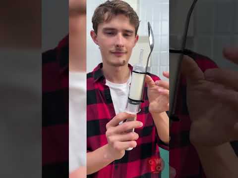 لماذا تعمل هذه الخدعة الغريبة بالملعقة بالفعل 💀🍼🍅 #5MinuteBeat