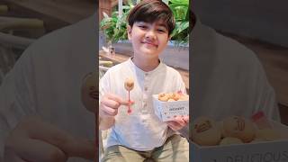 พรุ่นี้ยังขายอยู่เซ็นทรัลวิลเลจ กรุงเทพฯ ลักซ์ชัวรีเอาท์เล็ตหน้า Food village นะครับ