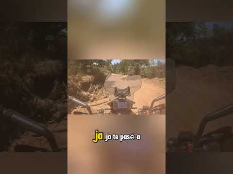 No puedes confiar en una nube de tierra en offroad #moto #offroad #motociclismo #funny #offroading