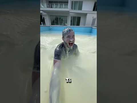 Enchi uma piscina gigante com um caminhão de sorvete da Nestlé 😂