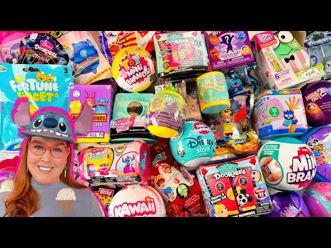 💜 UNBOXING 30 BLIND BAGS & BLIND BOXES! Mini Brands! Doorables! Hello Kitty! Squishmallows! Stitch!