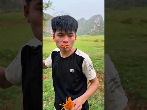 Ostrich vs spicy food… crazy reaction