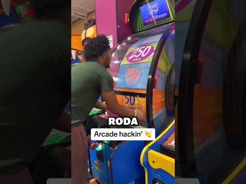 ELE FOI PEGO USANDO HACK