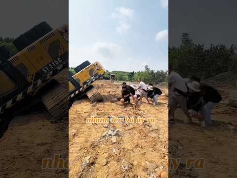CÔ MÚC RA KỊP NHA MẤY ANH TÀI XẾ #constructionequipment