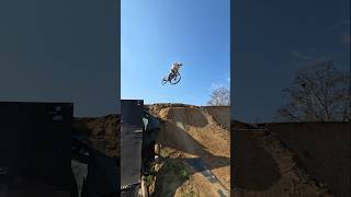 LA Dirts Seeesh🚀💯 #bike #mtb #360 #jump #mountainbike #redbull #edit #shorts #lifestyle