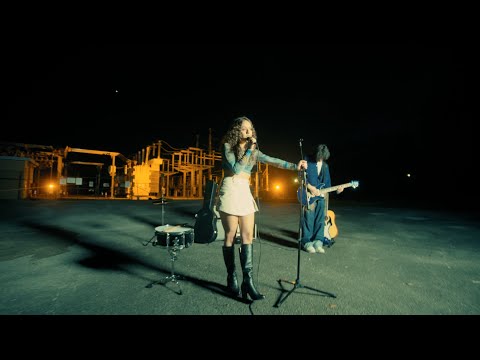 Sofia Gomez - Numb (Official Music Video)