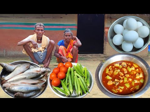 old grandma cooking FISH with CAPSICUM curry || EGG with LADYFINGER fry and eating with hot rice