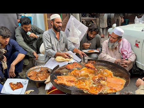 Peshawari Fish - Tawa Fish Fry on Street | Shoba Bazar Peshawar | People are crazy for  Tawa Fish