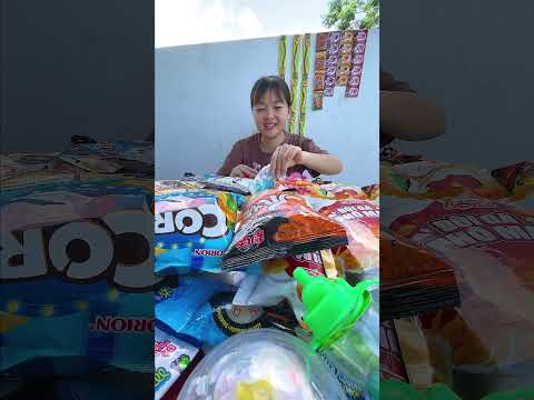 kẹo gì biết bơi ,cô bé đi mua kẹo bất ổn #shorts