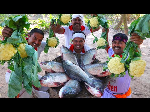 Bengali special Fulkopi diye Katla macher jhol | Gobi fish curry recipe cooking for village people