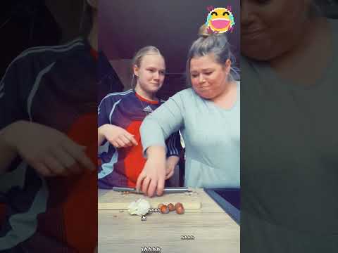 Daughter and Mom😂#funny#funnyvideo #fyp#foryou#scarecam#prank