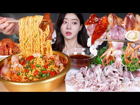 ASMR MUKBANG | 알이 꽉 찬 호래기(꼴뚜기) 틈새라면 & 호래기 숙회 🦑 1kg 먹방! Spicy Small Octopus Ramen & Blanched Octopus