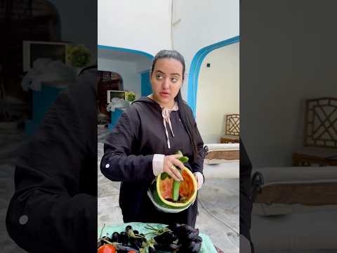 بتسرق بالبطيخ