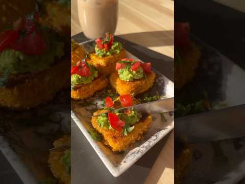 Un BRUNCH para cuando te levantas tarde o no llegas a desayunar, bien express. 🥪 #shorts #recetas