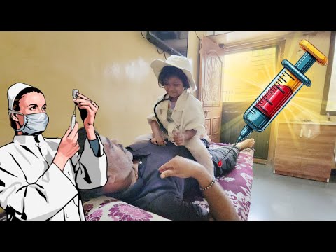 माऊने बाबाला दिलं इंजेक्शन 🙈