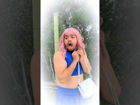 👉 How does Marulho feel when he's holding the bag? 👜😅🤔