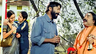 എടി കള്ളി, എല്ലാവരും ഇവിടെ പട്ടിണി. നീ മാത്രം ഇവിടെ ഇരുന്ന് ബർഗർ വെട്ടി വിഴുങ്ങുന്നു......!