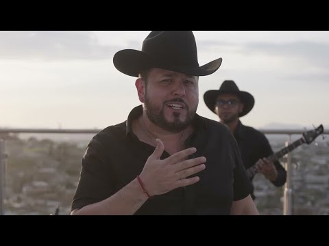Roberto Tapia - Viuda Con Dinero [En Vivo]