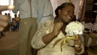 Anniversaire de notre mariage (( moment inoubliable)) Benediksyon lè yon homme de marye'w))