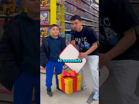 Il aura ses 5000€ de cartes pokémon à votre avis ?