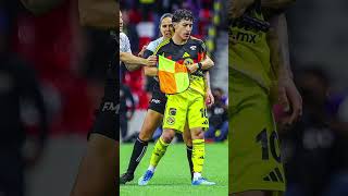 Cómo los abrazos en la liga MX está de moda 😄😅. #chivas #necaxa #clubamerica #cruzazul