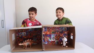 Rafael e João Pedro brincando de adivinhação