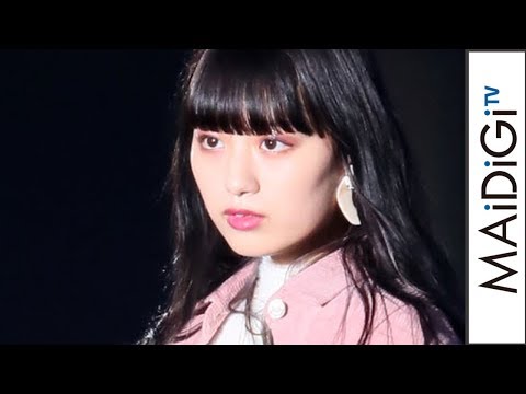 「仮面ライダーゼロワン」イズ役で話題の鶴嶋乃愛、ミニボトムでキュートに脚見せ