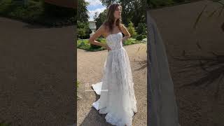 Weddind dress - Brautkleid Trend 2024 übergroße florale Spitze von Agnieszka Swiatly