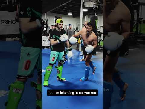 Best way to hit and NOT get hit 🥷🏽 #muaythai #boxingtraining