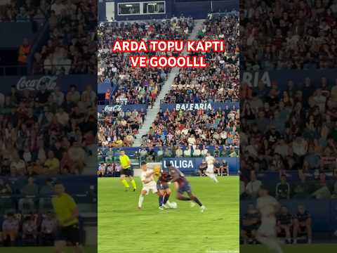 Arda Güler, Olasagasti’den topu kapıyor ve pozisyonu hazırlıyor.