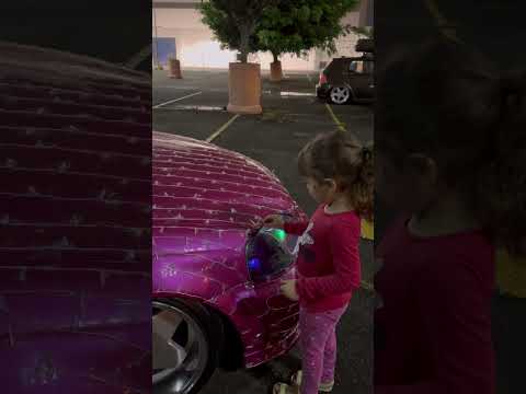 O carro virou atração
