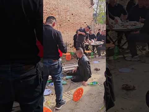 No matter what you are doing outside, you have to carry the dishes when you return to the villag