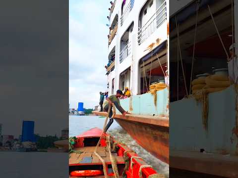 তাড়াহুড়ো করে যেভাবে কর্ণফুলী ১২ লঞ্চের সাথে  টলার বাঁধলো #shorts #trending #foryou #launch