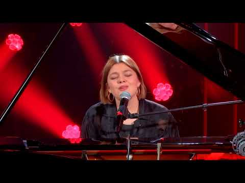 Louane - La fille (Live) - Le Grand Studio RTL