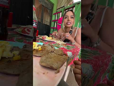 Llevo a mi esposa a comer a un lugar muy Humilde para ver su reaccion ? #shorts