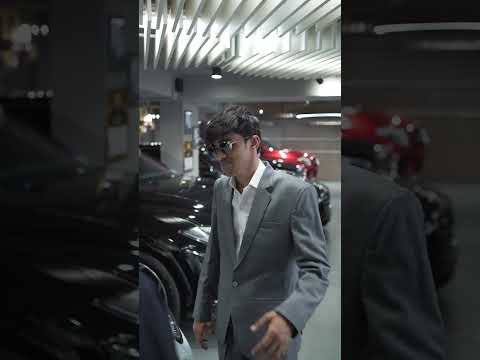 Maxtern buying luxury car!