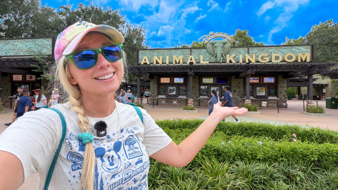 Animal Kingdom Summer! First Time Seeing Bluey + Kangaroos, Bats, Tigers & A Life Update!
