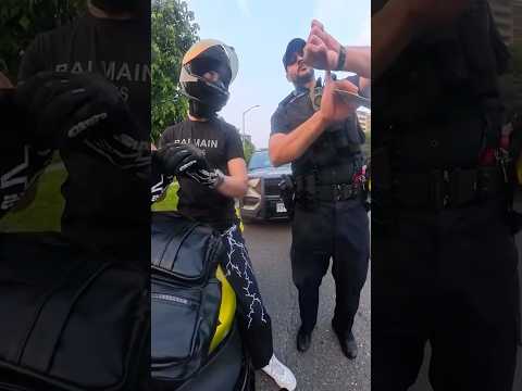 Cop recognized biker has money so he tells him to fix his motorcycle 🚔 (via rawzx6r_/ig)