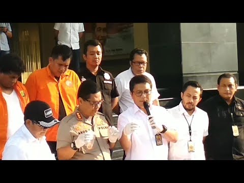 Download Video Dua PNS Jadi Tersangka Kasus Peluru Nyasar Ke Ruang Anggota DPR Download Video Dua PNS Jadi Tersangka Kasus Peluru Nyasar Ke Ruang Anggota DPR