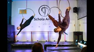 Večírek Scholy Artist - Aerial Hoop s Petrou Kmeťkovou - nedělní mírně pokročilé 1
