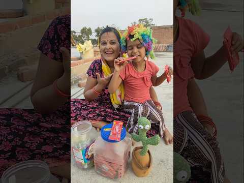 Mumma vo dekho bandar wala monkey dono dar kar bhag gaye #tr