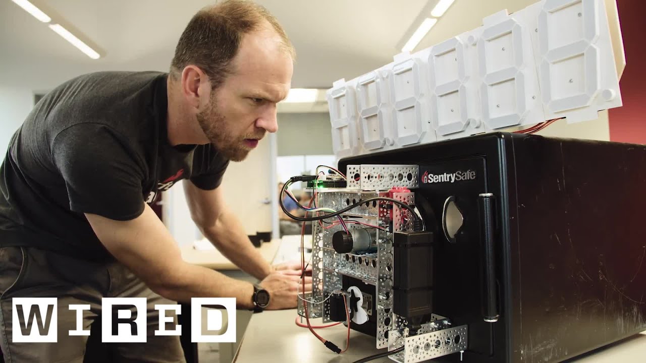 Homemade Robot Cracks a Safe in Just 15 Minutes
