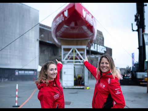 Sam Davies et Violette Dorange : 1ère mise à l'eau d'Initiatives-Cœur
