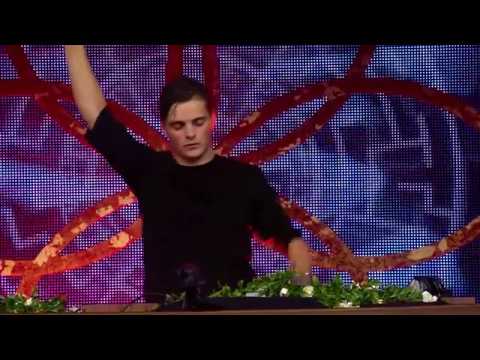 Martin Garrix - IN THE NAME OF LOVE LIVE TOMORROWLAND 2016