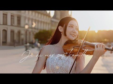 Play violin at the Louvre in Paris「Je ne veux pas travailler」French chanson songs | Kathie Violin