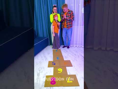 🐾 Fun Race Game 🏃 Build A Hopscotch With Me! 🎽