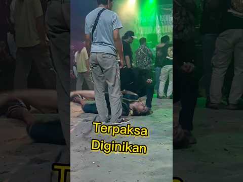 Yang Belum Lihat ‼️ Menjerit saat kerasukan jaranan #viralvideo #jaranan #kesurupan