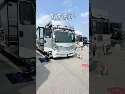 Luxury motorhome that sleeps 8 people 🤯 Tour this new 2026 Fleetwood Palisade 45FS #rv #campervan