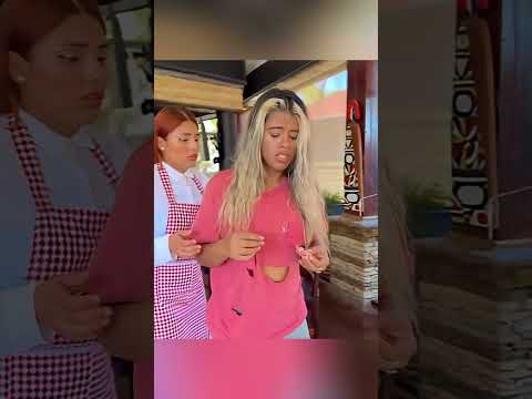 La Mendiga Resultó Ser la Dueña del Restaurante 😱 | Lección de Vida #shorts